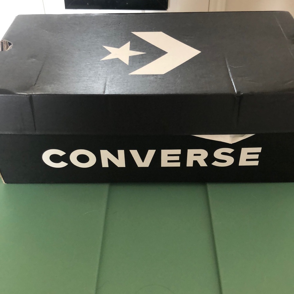 NWOT Platform Converse size 8